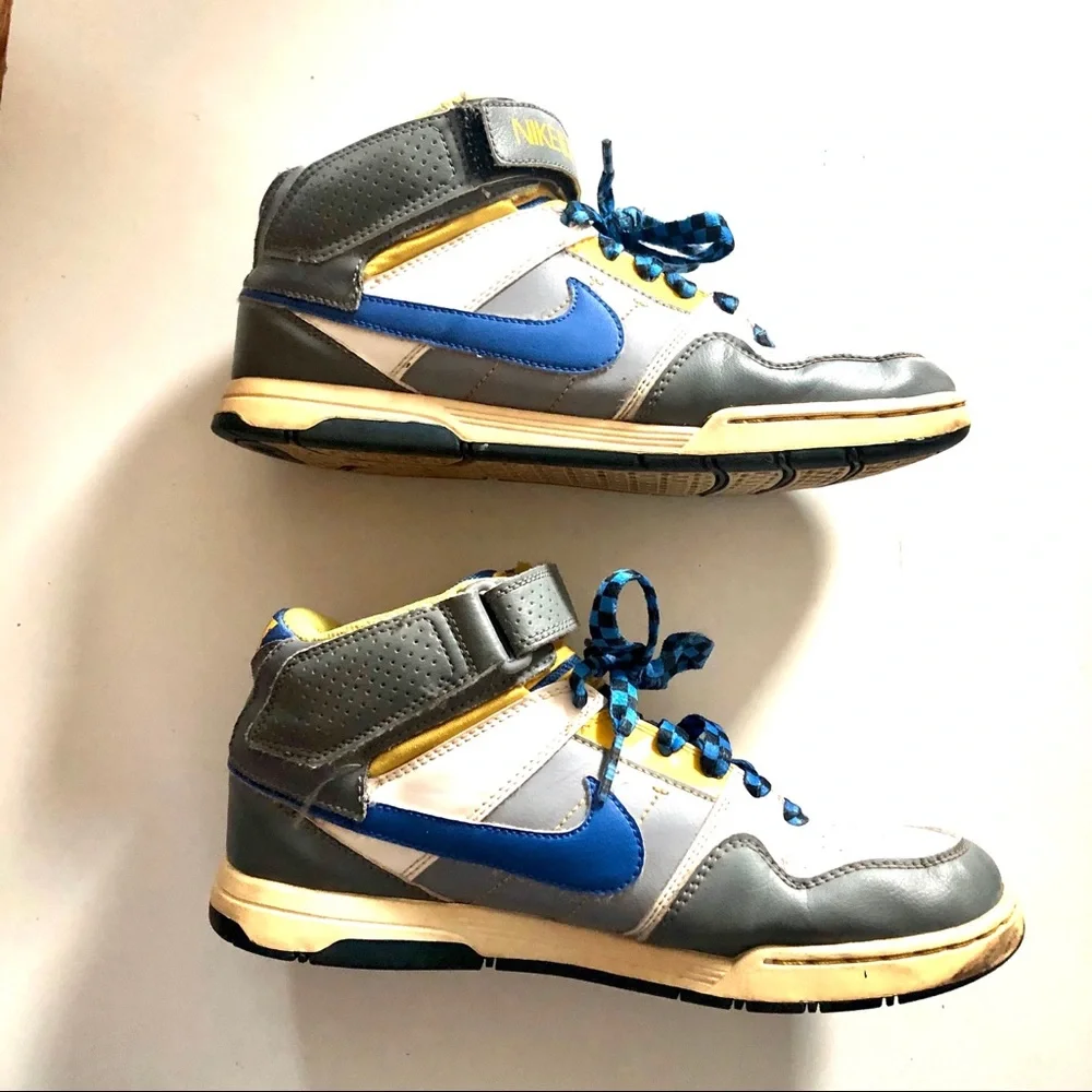 Jordan Blue and Gray Sneakers for Everyday Style